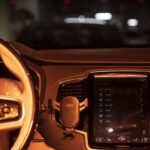 ⁦MG01 | حامل مقاوم للجاذبية قفل وفتح تلقائي من لدنيو لتعليق الموبايل بالسيارة - لون اسود⁩ - الصورة ⁦14⁩