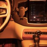 ⁦MG01 | حامل مقاوم للجاذبية قفل وفتح تلقائي من لدنيو لتعليق الموبايل بالسيارة - لون اسود⁩ - الصورة ⁦15⁩